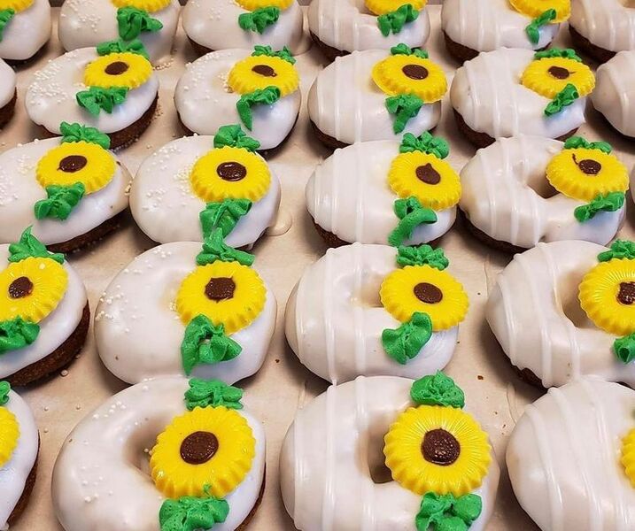 Plik:Pączki z słonecznikiem.jpg